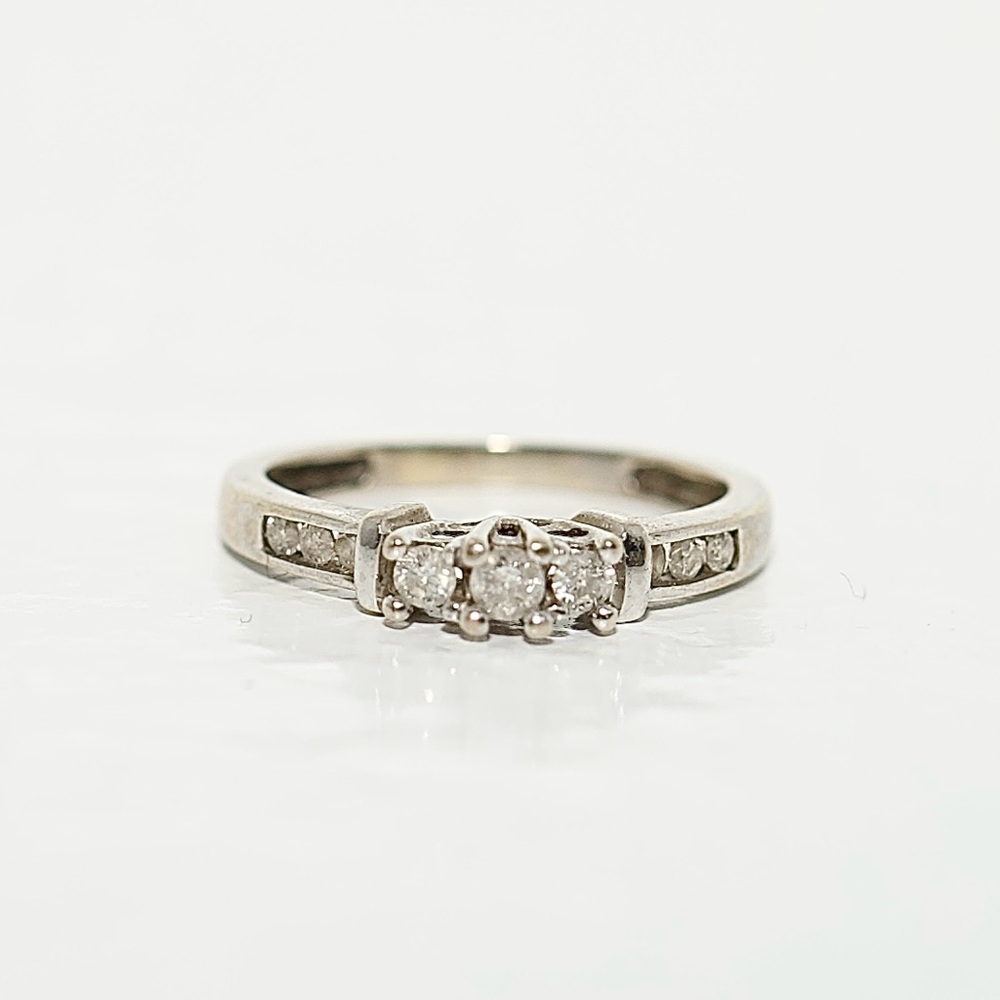 10K White Gold 1/4 CTW Natural Diamond Three Stone Ring w/ Side Stones Size 5.25